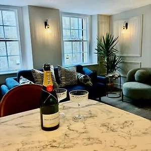 Luxury Georgian Townhouse Apartment