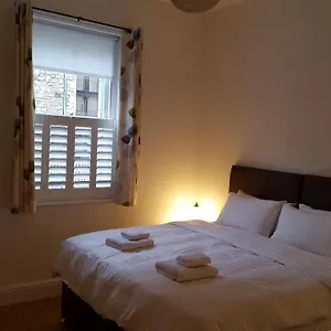 10 Grove St - Apartment